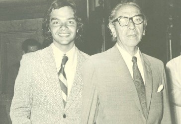 The rebellious teenager!  Alvaro with long hair next to his dad.