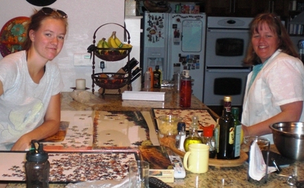 Hege and Ann Kristin building jigsaw puzzle