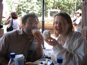 Rob and Hild eating skulebrd (