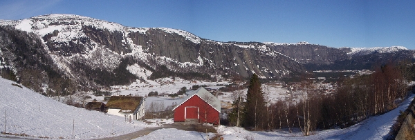 Valle og vesteheia sett fr Brottveit.