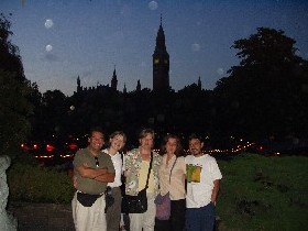 Night time in Tivoli, Alvaro, Hild, Kristin, Paupi and Nico.